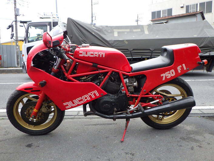 ドゥカティ750F1