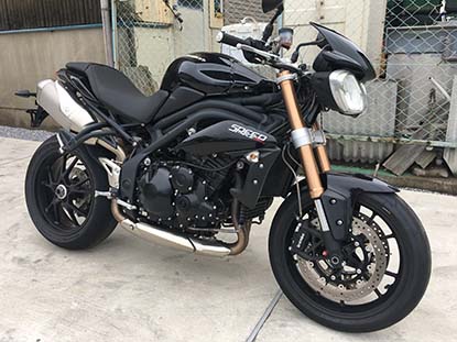 トライアンフ_SPEEDTRIPLE1050_右フロント_SP
