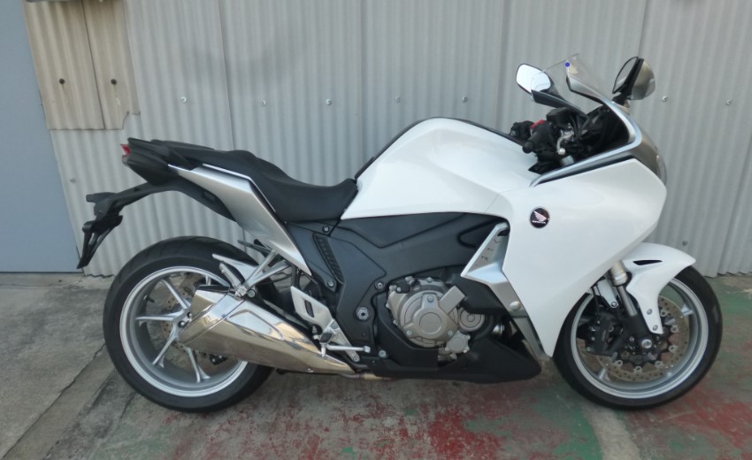 VFR1200F
