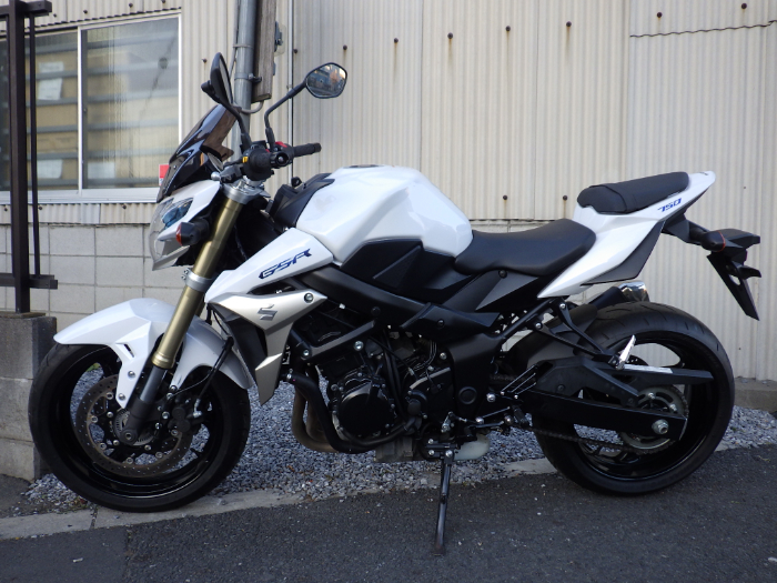 GSR750
