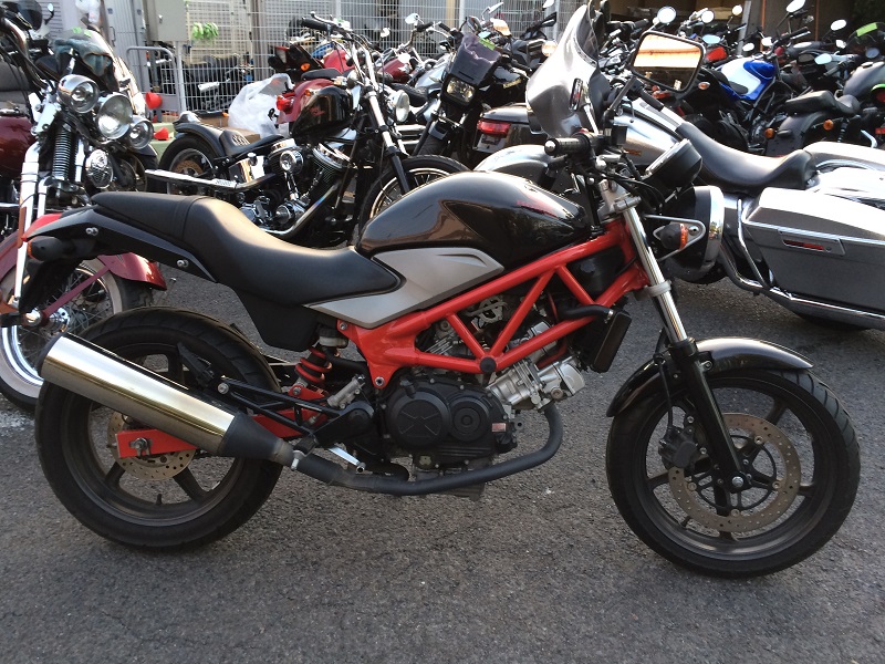 honda_vtr250_b-style_mc33