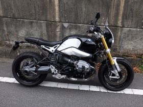 R Nine T