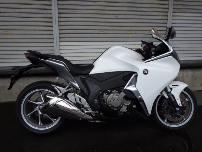 VFR1200F
