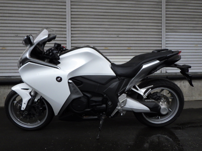 VFR1200F