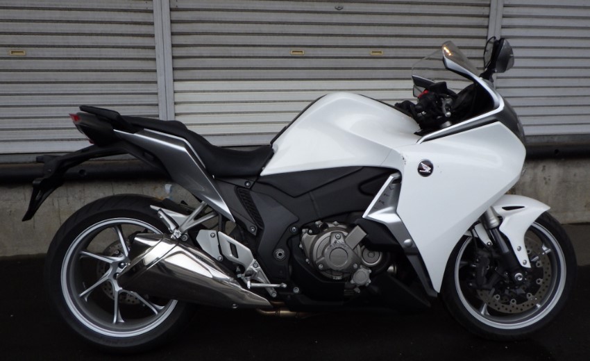 VFR1200F